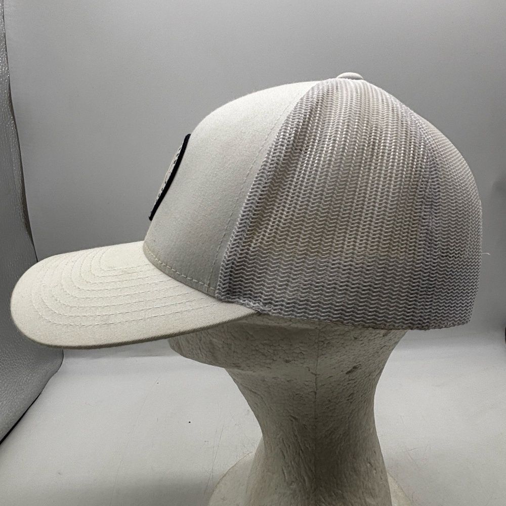 TravisMathew Trucker Hat White Mesh Snapback Golf Cap Established 2007 Logo - Picture 6 of 8